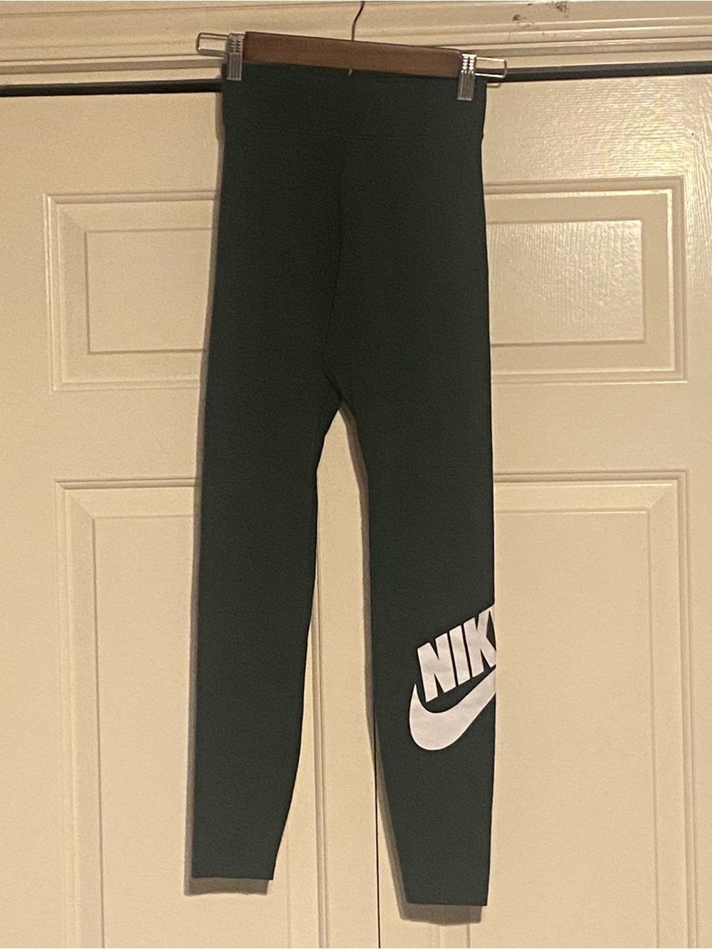 Nike hunter green Logo Leggings